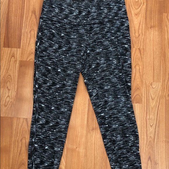 Athletic leggings - Picture 1 of 1